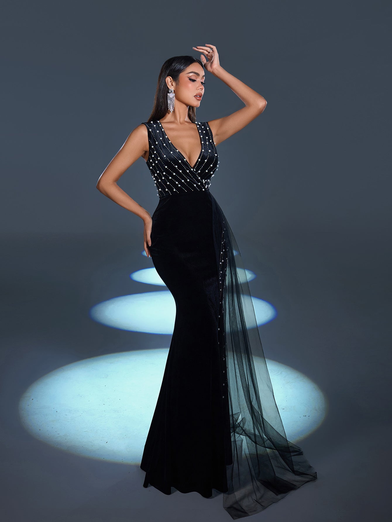 Gorgous Pearl Embellished Sleeveless Mermaid Hem Velvet Evening Dress