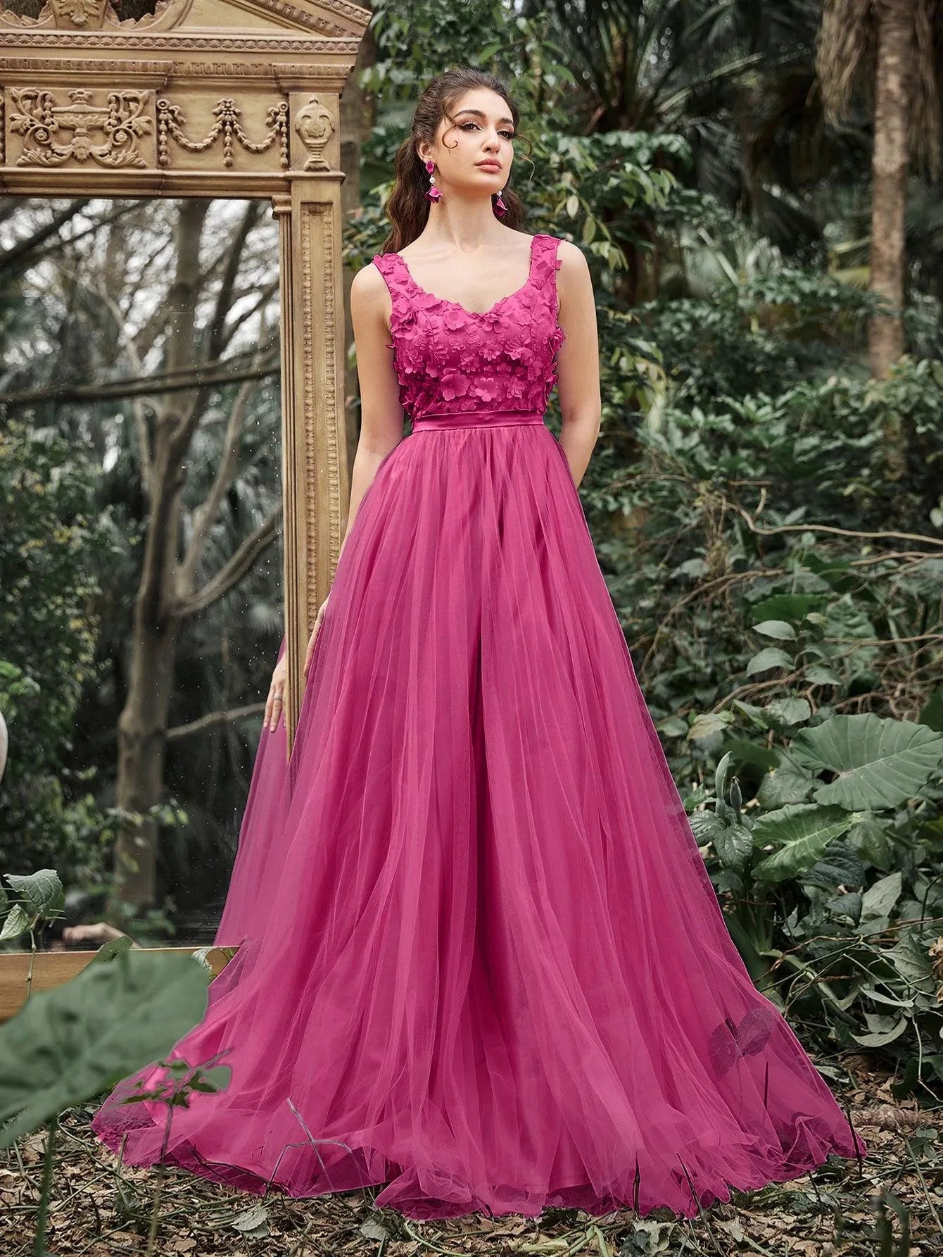 Elegant Scoop Neck Floral Applique Bodice Tulle Evening Dress