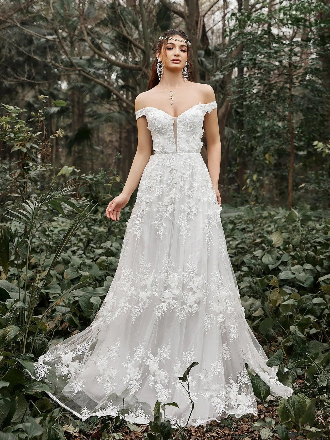 Gorgeous Off Shoulder Floral Applique Detail Wedding Dress