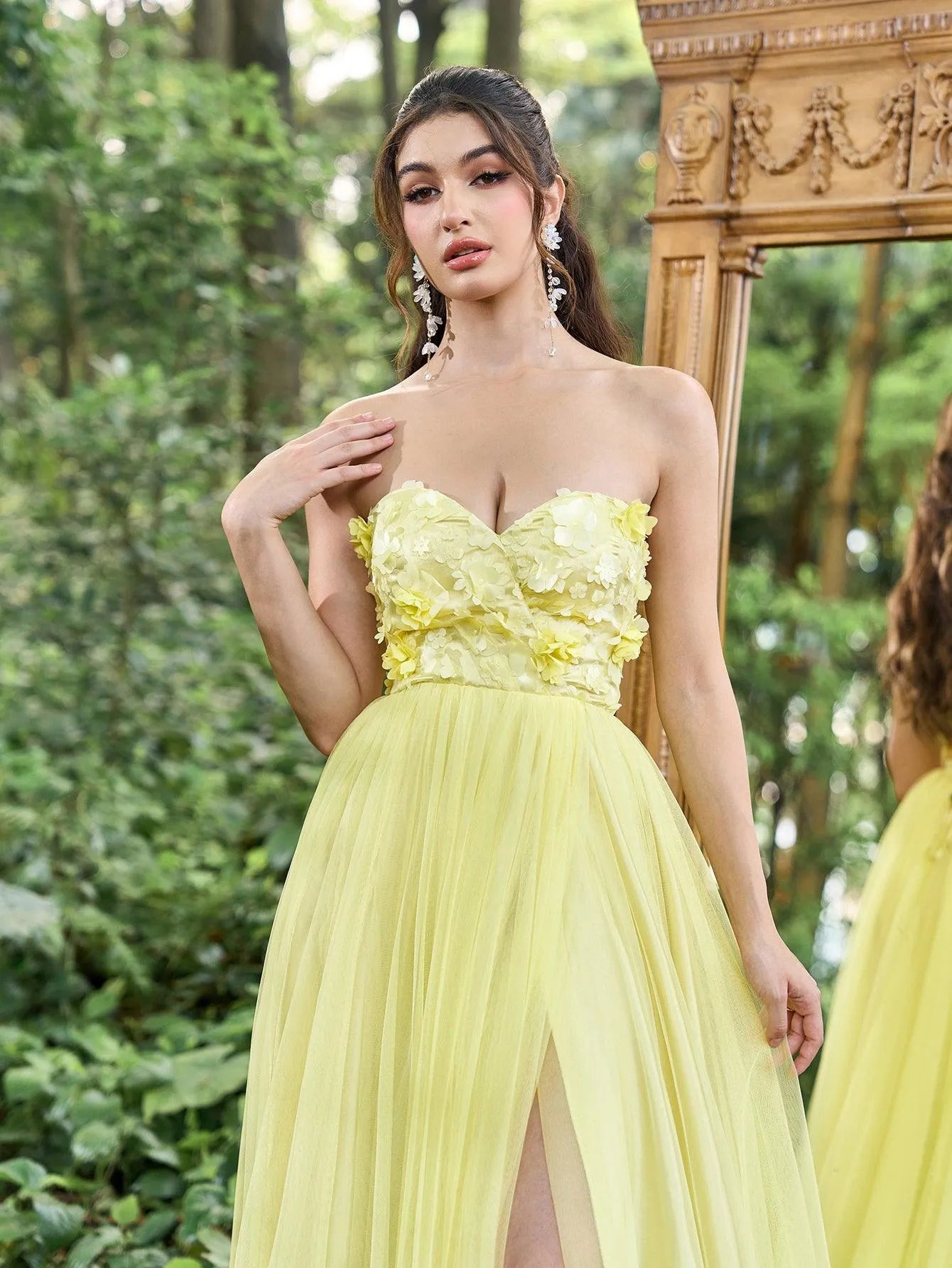 Elegant Applique Detail Bustier Split Tulle Prom Tube Dress