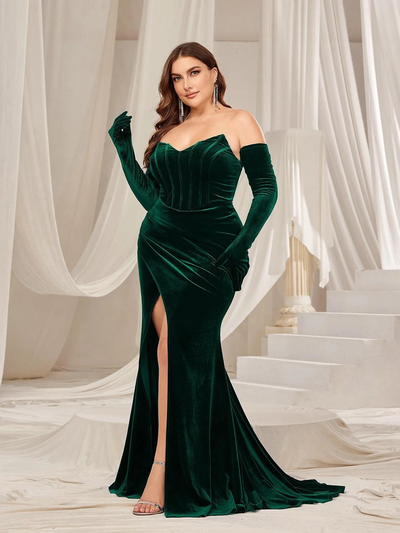 Plus Ruched Wrap Hem Velvet Tube Prom Dress（Gloves Included）