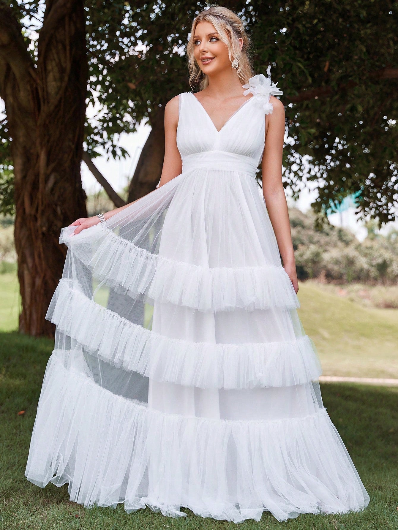 Plunging Neck Sleeveless Layer Ruffle Hem Mesh Wedding Dress