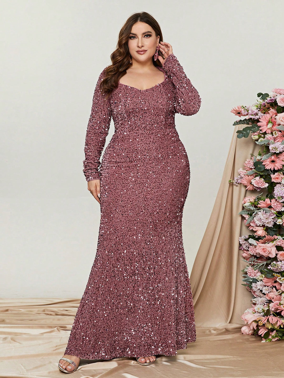 Plus Sweetheart Long Sleeve Sequin Prom Dresses