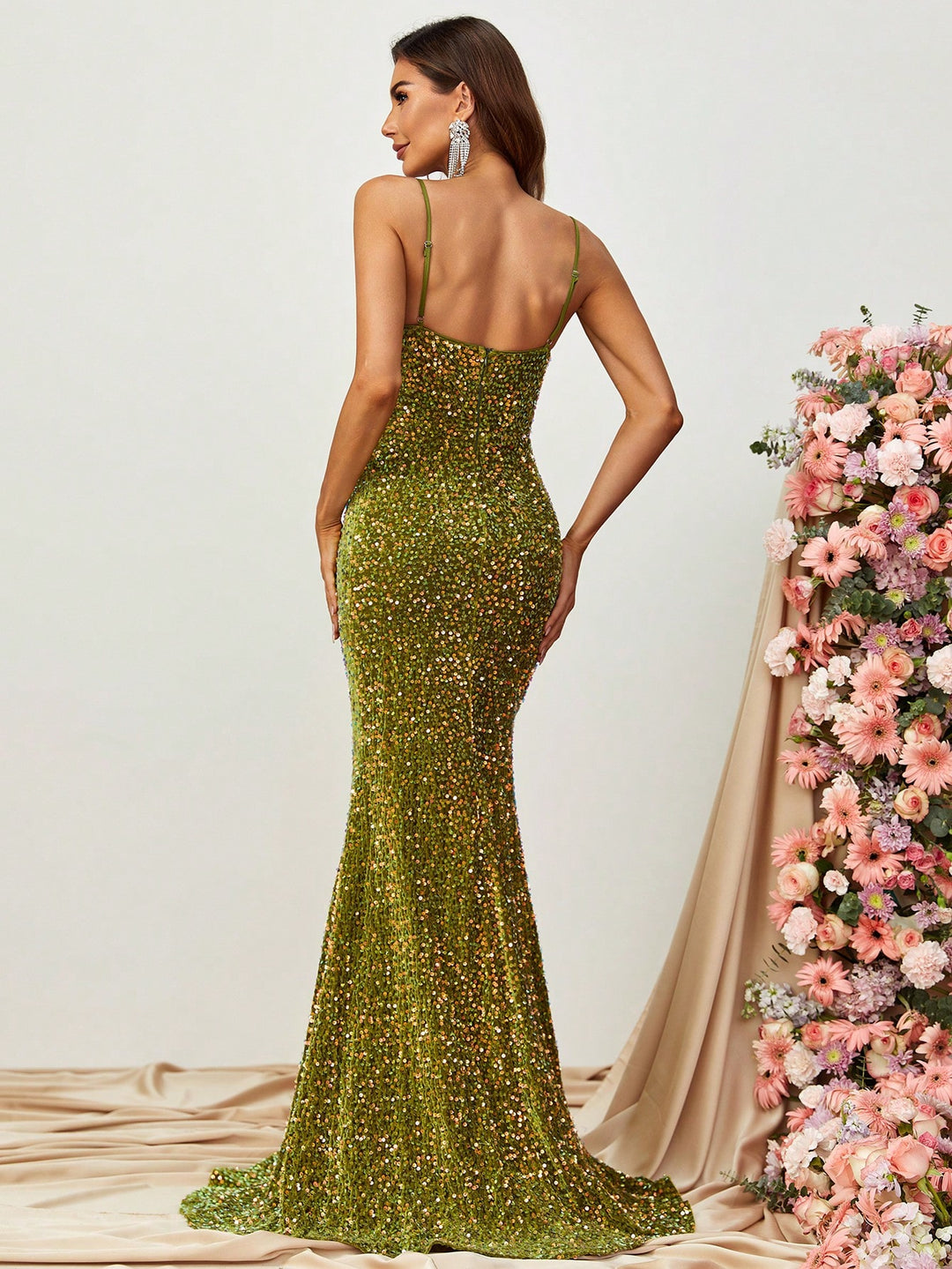 Elegant Spaghetti Strap Sleeveless Sequin Mermaid Dresses