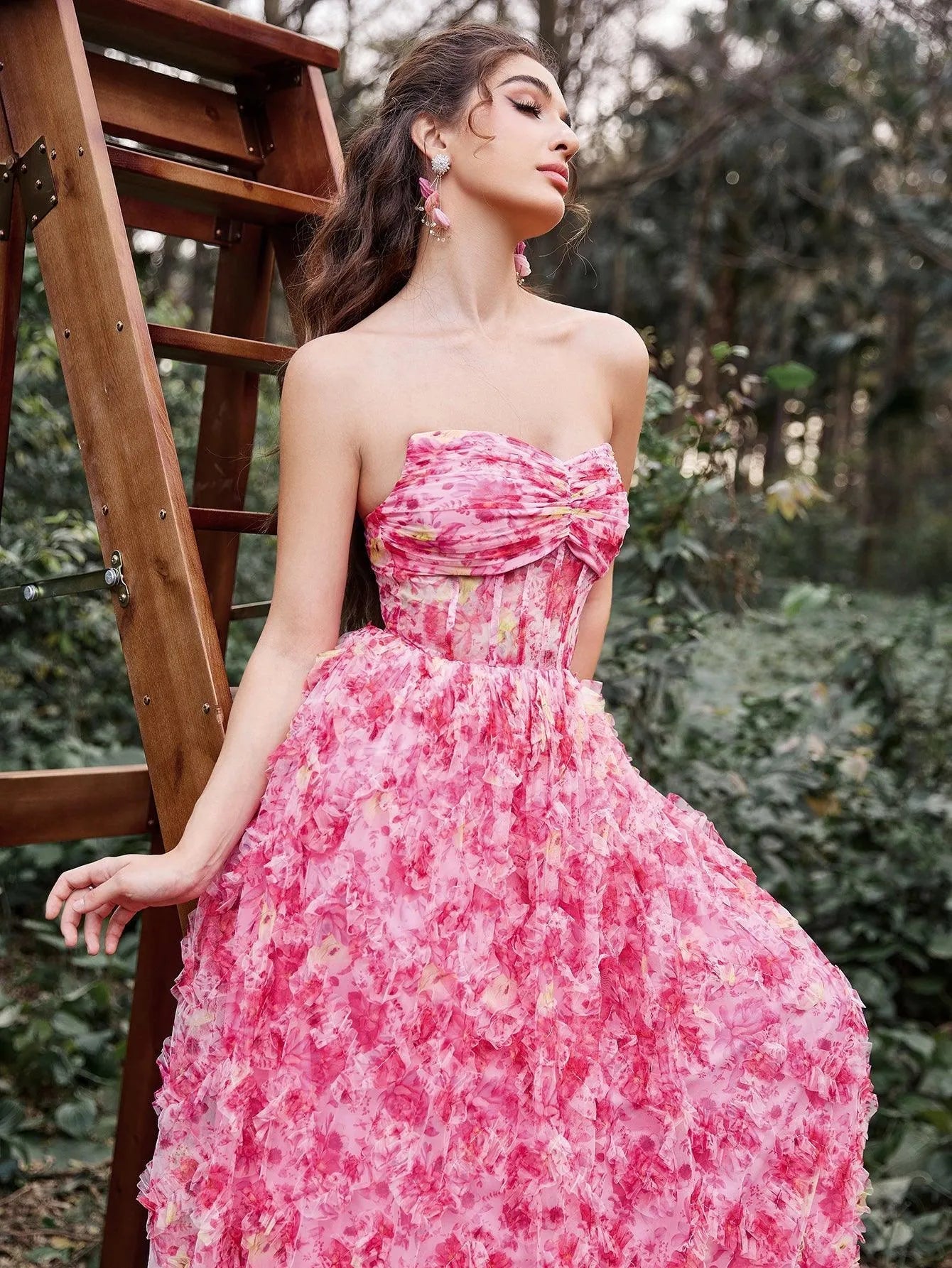 Elegant Floral Tulle Cascading Ruffle Hem Strapless Prom Dress