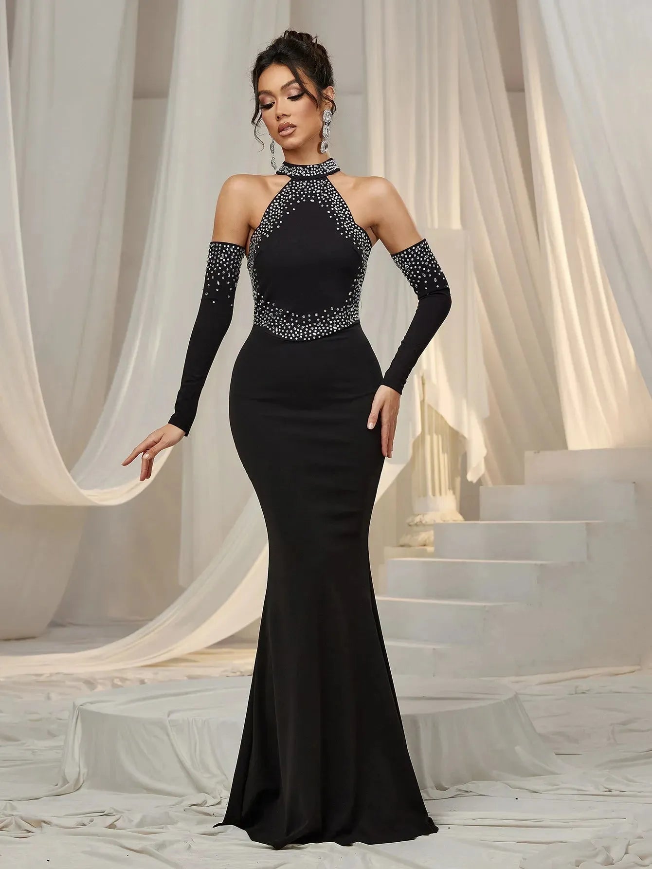 Elegant Rhinestone Detail Halter Neck Mermaid Hem Evening Dress