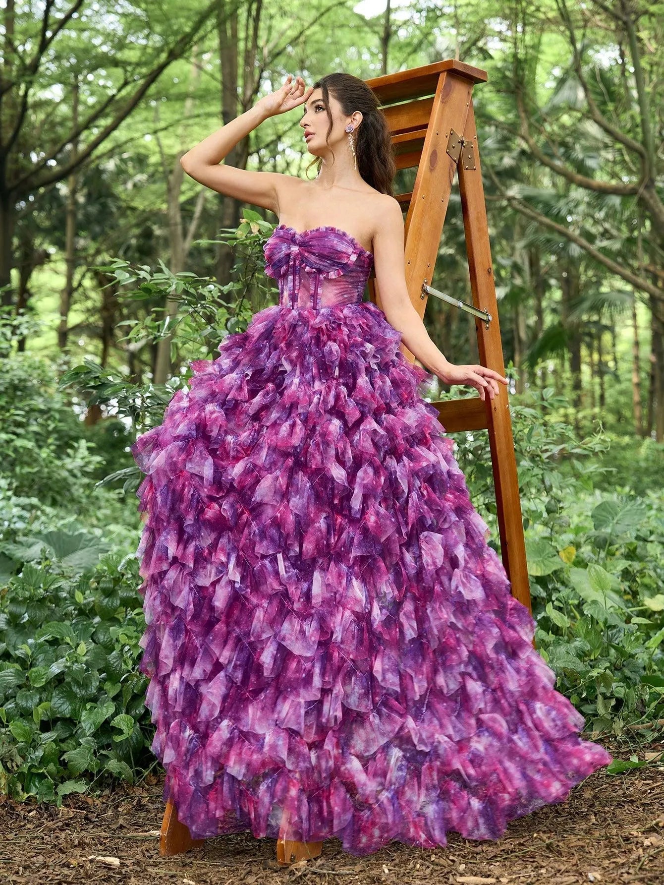 Luxury Strapless Ruffle Layers Hem Prom Dress