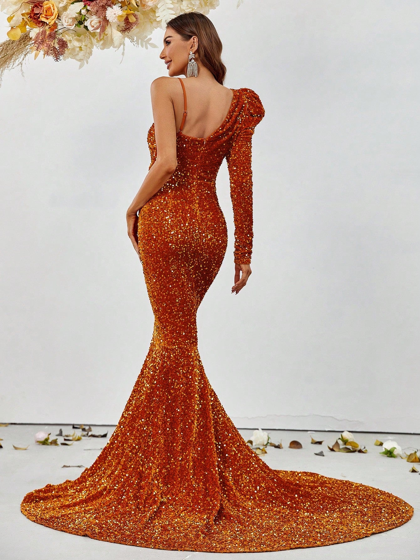 Elegant One Shoulder Long Sleeve Sequin Mermaid Dresses