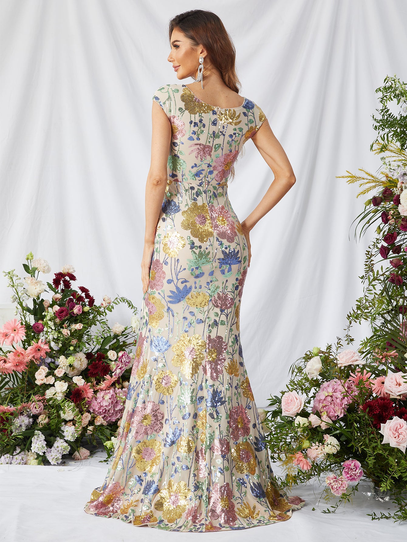 Elegant Sweetheart Sleeveless Floral Sequins Slit Prom Dresses