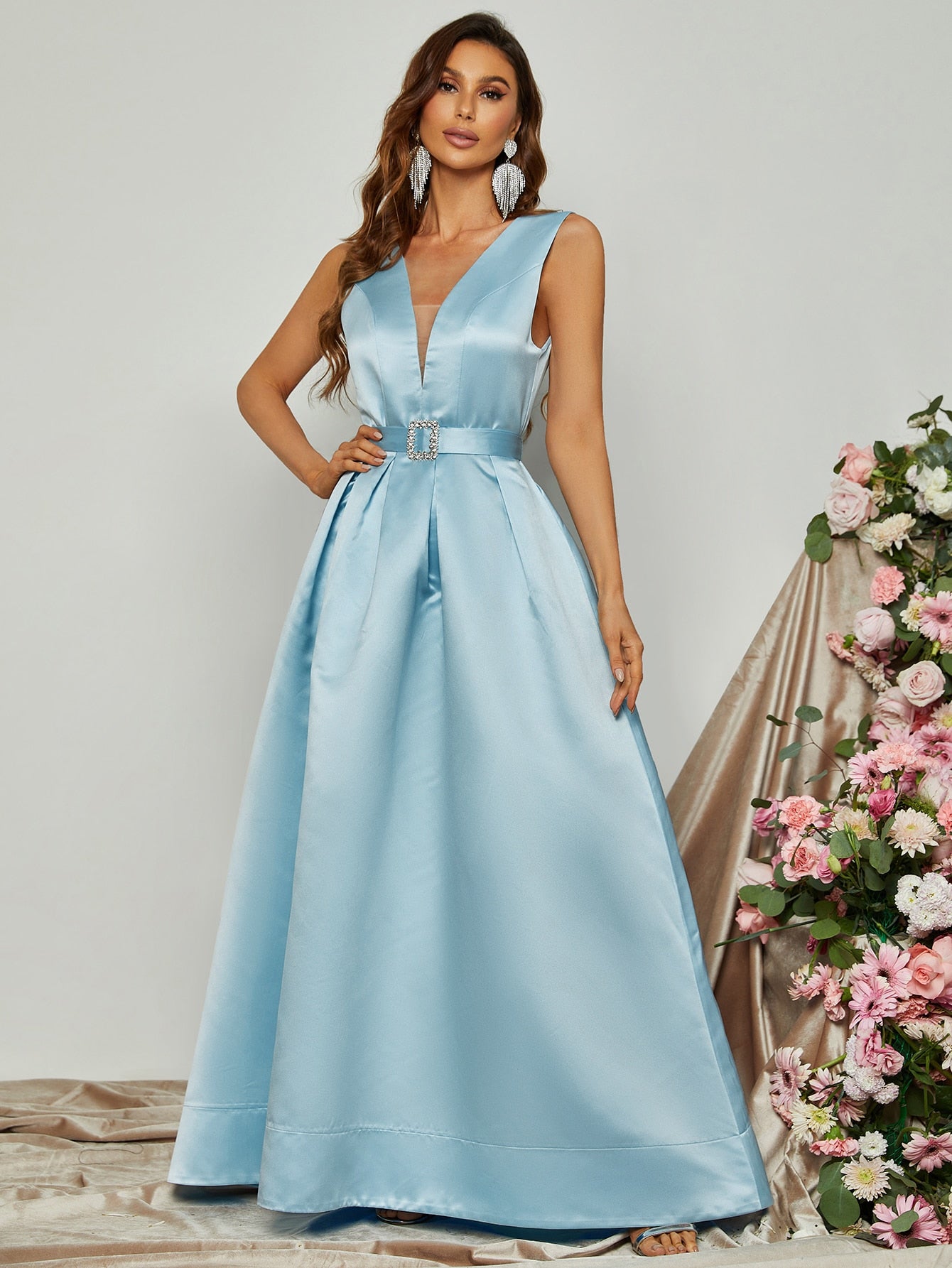 Elegant V Neck Sleeveless Fold Pleated Ball Gown