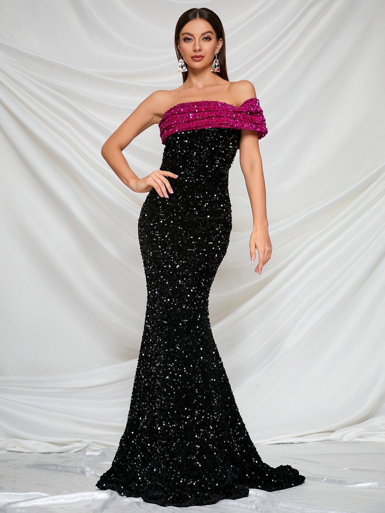 Elegant One Shoulder Sequin Mermaid Dresses